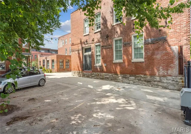 Photo 3 of Condo for sale at 2900 Indiana Ave #3, Saint Louis, MO 63118 | MLS# MIS26051704 | Listing updated on 2026-09-02