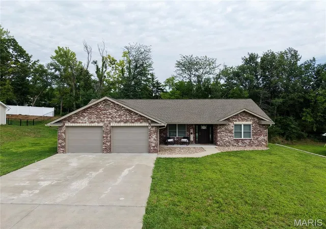 1st image of 4024 Breckenridge Dr, Hannibal, MO 63401 | MLS# MIS26051713