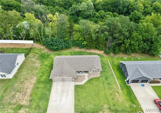 3rd image of 4024 Breckenridge Dr, Hannibal, MO 63401 | MLS# MIS26051713