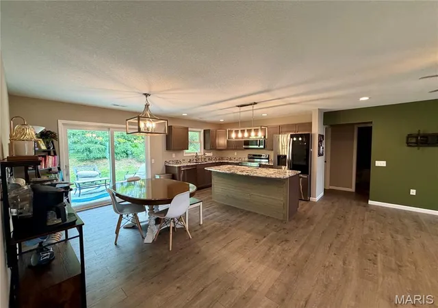 4th image of 4024 Breckenridge Dr, Hannibal, MO 63401 | MLS# MIS26051713