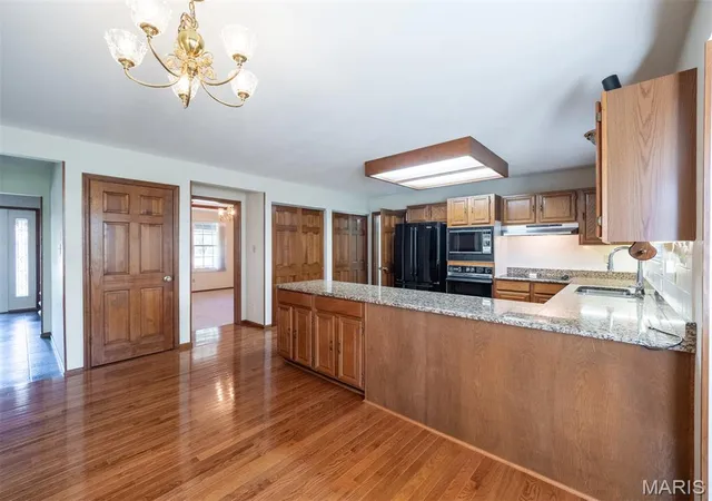 Photo 4 of Single family home for sale at 11 Dax Ct, Bridgeton, MO 63044 | MLS# MIS26051721 | Listing updated on 2026-10-07