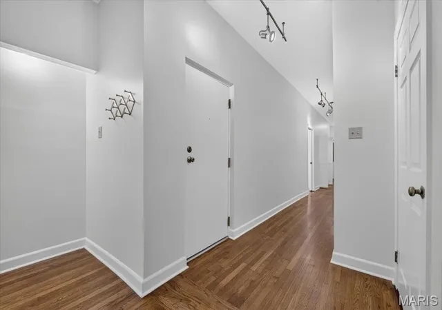Photo 3 of Condo for sale at 5553 Waterman Blvd #3E, Saint Louis, MO 63112 | MLS# MIS26051731 | Listing updated on 2026-09-23
