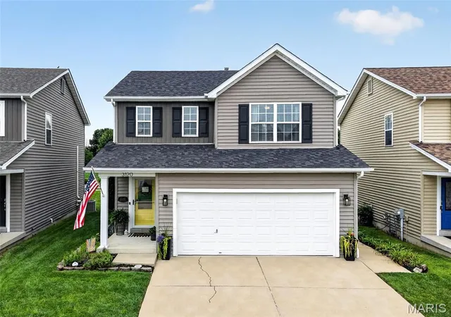Photo 2 of Sale Pending at 3120 Bentwater Pl, Saint Charles, MO 63301 | MLS# MIS26051748 | Listing updated on 2026-08-23