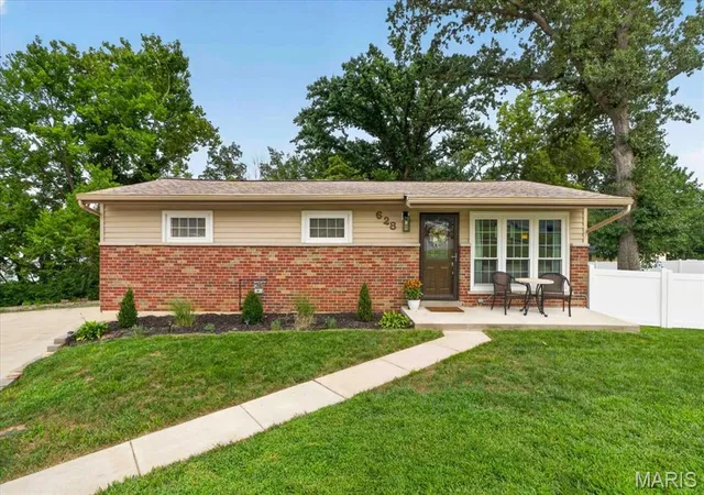 Photo 1 of Sale Pending at 628 Sessions Ave, Saint Louis, MO 63126 | MLS# MIS26051761 | Listing updated on 2026-09-04
