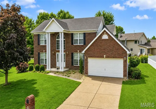 Photo 2 of Single family home for sale at 305 Highgrove Pl Dr, O Fallon, MO 63366 | MLS# MIS26051765 | Listing updated on 2026-10-05