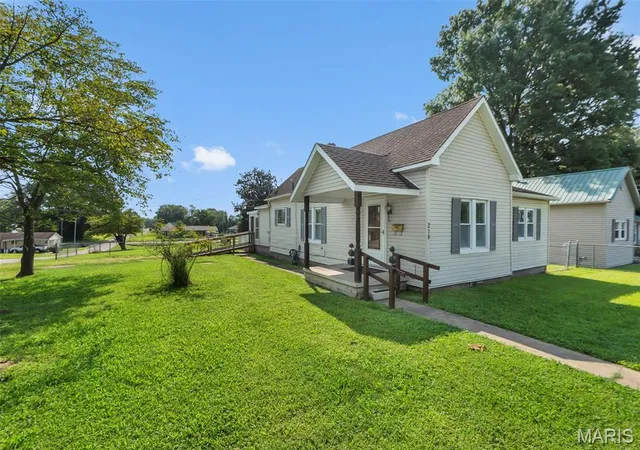2nd image of 218 Lula Ave, Scott City, MO 63780 | MLS# MIS26051771