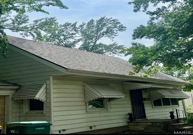 Photo 2 of Sale Pending at 1230 Darr Dr, Saint Louis, MO 63137 | MLS# MIS26051774 | Listing updated on 2026-08-21