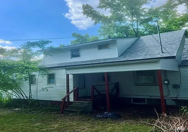 Photo 3 of Sale Pending at 1230 Darr Dr, Saint Louis, MO 63137 | MLS# MIS26051774 | Listing updated on 2026-08-21