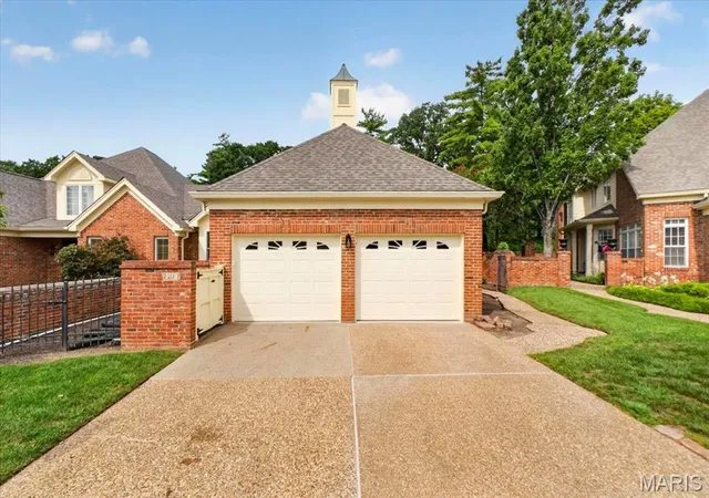 Photo 3 of Condo for sale at 2217 Croydon Walk, Saint Louis, MO 63131 | MLS# MIS26051775 | Listing updated on 2026-08-17