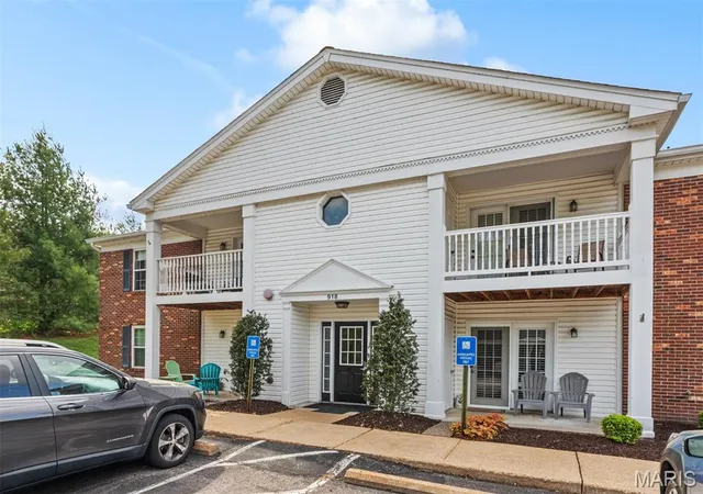 Photo 1 of Condo for sale at 918 Hanna Pl Ct #F, Manchester, MO 63021 | MLS# MIS26051778 | Listing updated on 2026-08-23
