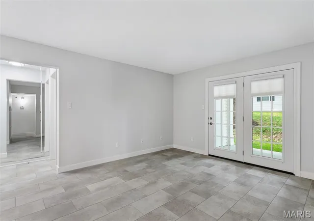 Photo 3 of Condo for sale at 918 Hanna Pl Ct #F, Manchester, MO 63021 | MLS# MIS26051778 | Listing updated on 2026-08-23