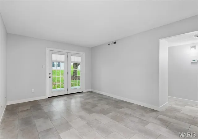 Listing Photo 4 - Condo for sale in building located at 918 Hanna Pl Ct, Manchester, MO 63021 - Unit #F