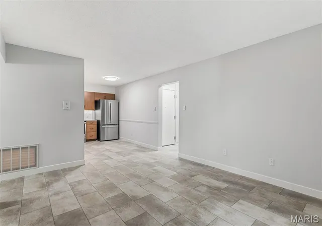 Listing Photo 5 - Condo for sale in building located at 918 Hanna Pl Ct, Manchester, MO 63021 - Unit #F