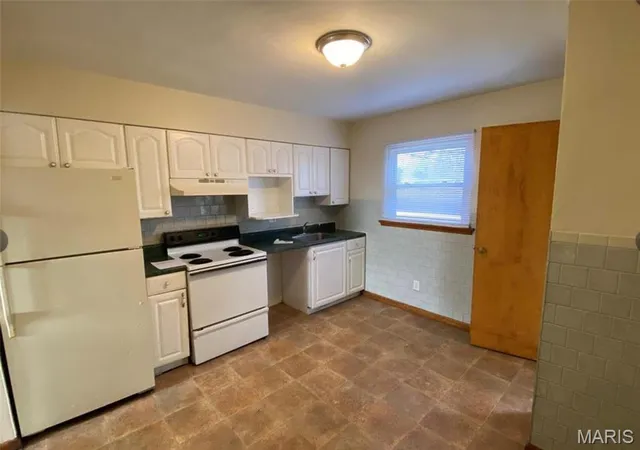 Photo 2 of Single family home for sale at 6824 Larry Ln, Saint Louis, MO 63134 | MLS# MIS26051779 | Listing updated on 2026-09-04