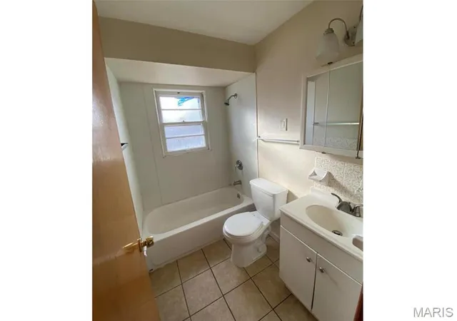 Photo 4 of Single family home for sale at 6824 Larry Ln, Saint Louis, MO 63134 | MLS# MIS26051779 | Listing updated on 2026-09-04