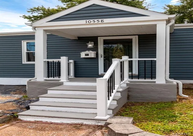 Photo 3 of Sale Pending at 10558 Litz Ave, Saint Ann, MO 63074 | MLS# MIS26051781 | Listing updated on 2026-08-18