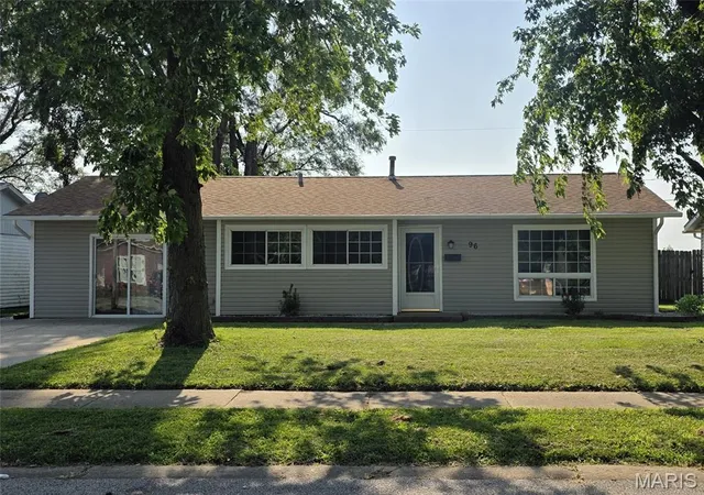 Photo 1 of Single family home for sale at 96 Briarhaven Dr, Granite City, IL 62040 | MLS# MIS26051782 | Listing updated on 2026-08-14