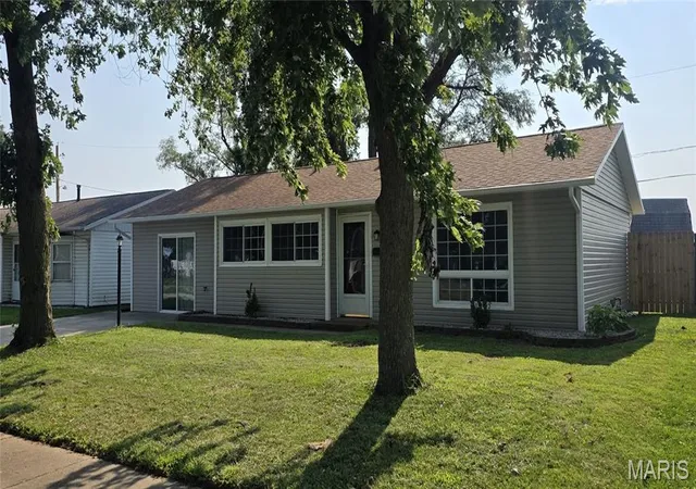 Photo 2 of Single family home for sale at 96 Briarhaven Dr, Granite City, IL 62040 | MLS# MIS26051782 | Listing updated on 2026-08-14