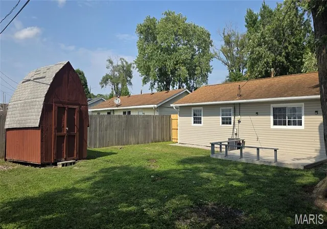 Photo 3 of Single family home for sale at 96 Briarhaven Dr, Granite City, IL 62040 | MLS# MIS26051782 | Listing updated on 2026-10-12