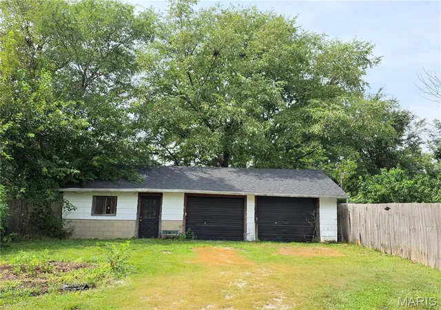 4th image of 638 N Main St, Witt, IL 62094 | MLS# MIS26051796