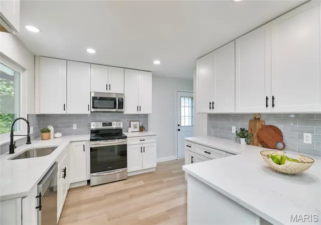 Photo 2 of Single family home for sale at 167 Rue Grand Dr, Lake Saint Louis, MO 63367 | MLS# MIS26051804 | Listing updated on 2026-09-13