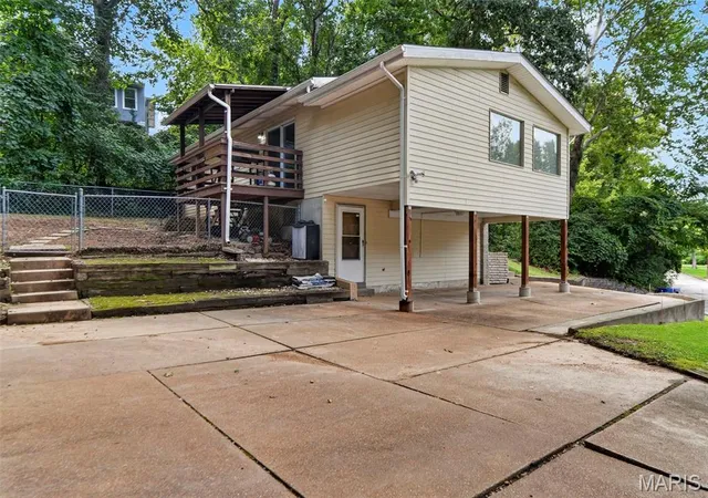 4th image of 204 Appletree Ct, Arnold, MO 63010 | MLS# MIS26051807