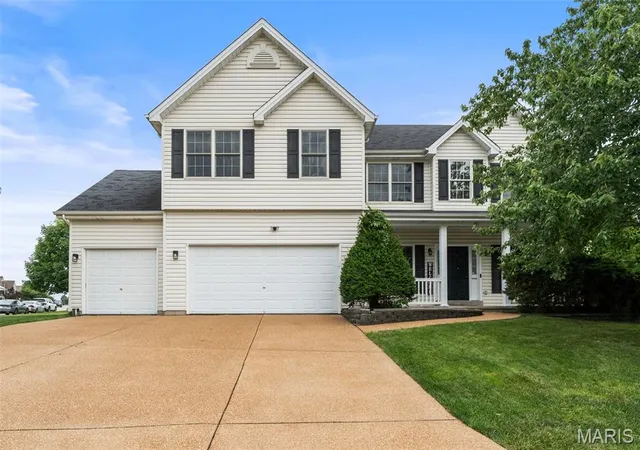 Photo 1 of Sale Pending at 771 Avondale Dr, Saint Peters, MO 63376 | MLS# MIS26051808 | Listing updated on 2026-08-22