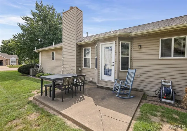 3rd image of 613 Jaime Lynn Ct, Edwardsville, IL 62025 | MLS# MIS26051813