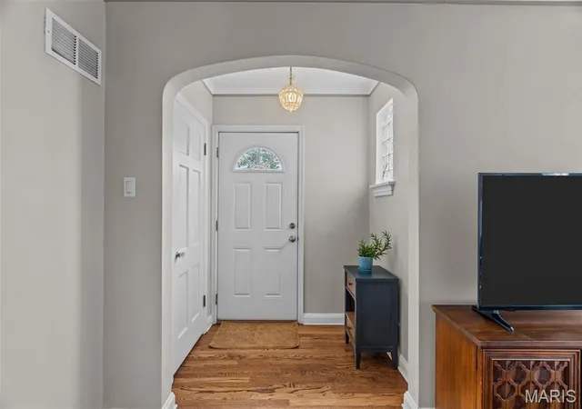 Photo 2 of Single family home for sale at 10951 Cosmos Dr, Saint Louis, MO 63123 | MLS# MIS26051814 | Listing updated on 2026-09-05