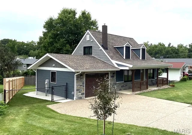 Photo 1 of Single family home for sale at 939 Rayburn Ave, Saint Louis, MO 63126 | MLS# MIS26051818 | Listing updated on 2026-08-31