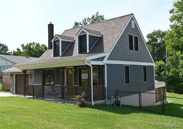 Photo 2 of Single family home for sale at 939 Rayburn Ave, Saint Louis, MO 63126 | MLS# MIS26051818 | Listing updated on 2026-08-31