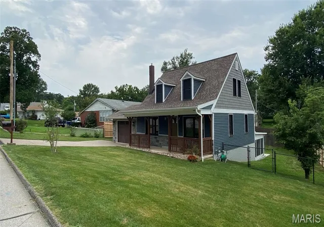 Photo 3 of Single family home for sale at 939 Rayburn Ave, Saint Louis, MO 63126 | MLS# MIS26051818 | Listing updated on 2026-08-31
