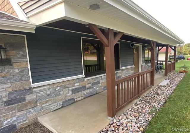 Photo 3 of Single family home for sale at 939 Rayburn Ave, Saint Louis, MO 63126 | MLS# MIS26051818 | Listing updated on 2026-08-31
