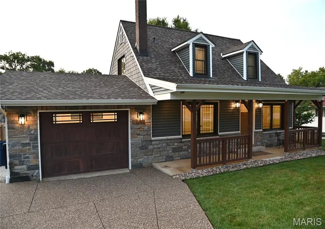 Photo 4 of Single family home for sale at 939 Rayburn Ave, Saint Louis, MO 63126 | MLS# MIS26051818 | Listing updated on 2026-08-31