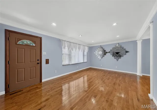 Photo 3 of Sale Pending at 4720 Collins Ct, Saint Louis, MO 63116 | MLS# MIS26051829 | Listing updated on 2026-08-18