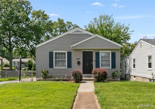 Photo 1 of Sale Pending at 3241 Lynros Dr, Saint Ann, MO 63074 | MLS# MIS26051830 | Listing updated on 2026-09-04