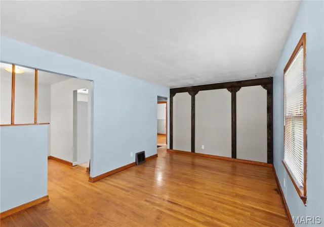 Photo 4 of Sale Pending at 3241 Lynros Dr, Saint Ann, MO 63074 | MLS# MIS26051830 | Listing updated on 2026-09-04