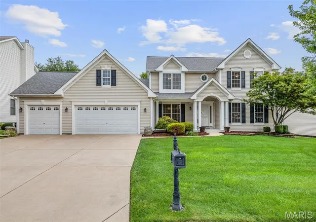 Photo 1 of Sale Pending at 4734 Briarcroft Dr, Saint Charles, MO 63304 | MLS# MIS26051831 | Listing updated on 2026-08-24