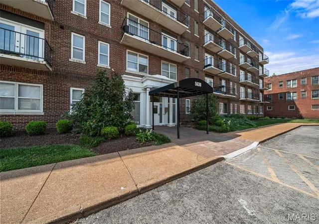 Photo 2 of Condo for sale at 5630 Pershing Ave #27, Saint Louis, MO 63112 | MLS# MIS26051834 | Listing updated on 2026-09-02