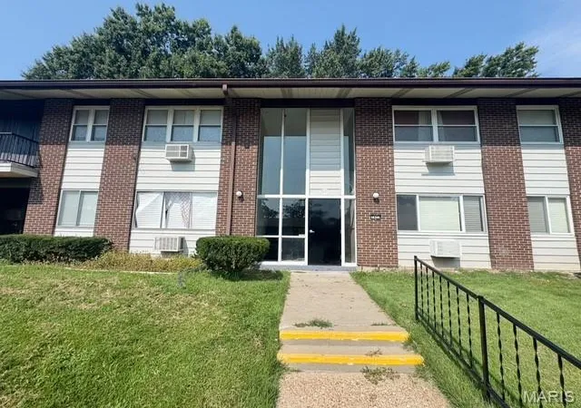 Condo for sale at 7423 Sieloff Dr #D, Hazelwood, MO 63042 | MLS# MIS26051844