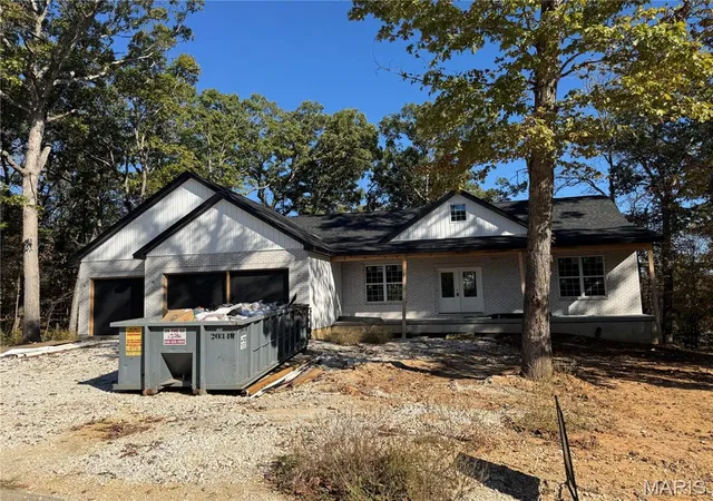 Photo 1 of Single family home for sale at 325 Shumard Oak Dr, Troy, MO 63379 | MLS# MIS26051847 | Listing updated on 2026-10-21
