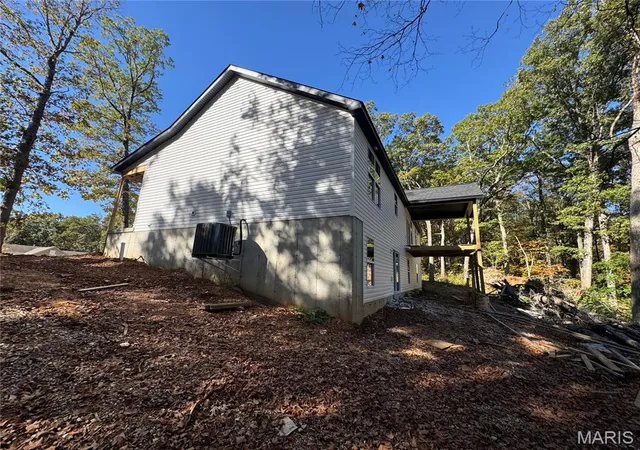 Photo 3 of Single family home for sale at 325 Shumard Oak Dr, Troy, MO 63379 | MLS# MIS26051847 | Listing updated on 2026-10-21