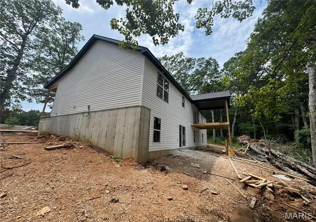 Photo 3 of Single family home for sale at 325 Shumard Oak Dr, Troy, MO 63379 | MLS# MIS26051847 | Listing updated on 2026-08-21