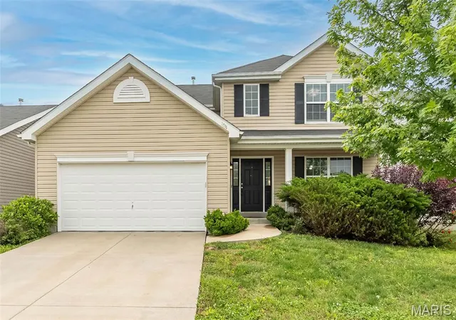 2nd image of 2781 Cedar Grove Dr, Belleville, IL 62221 | MLS# MIS26051858