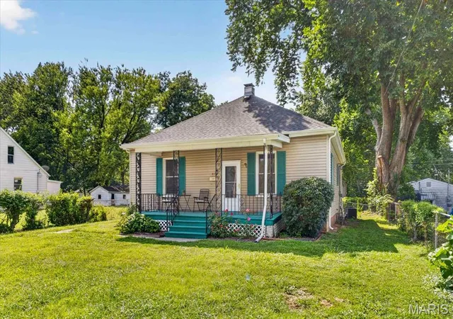 Photo 3 of Sale Pending at 419 N Cedar St, O Fallon, IL 62269 | MLS# MIS26051863 | Listing updated on 2026-08-17