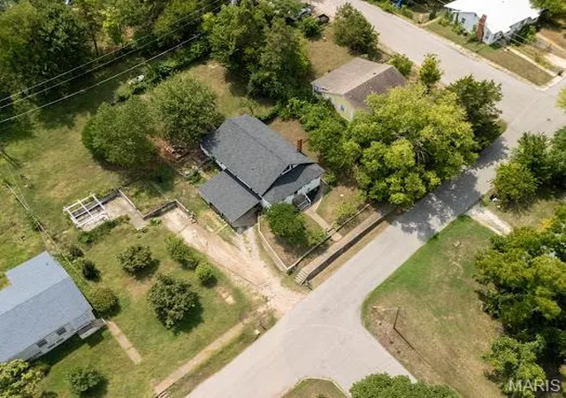 Single family home for sale at 402 Fort St, Waynesville, MO 65583 | MLS# MIS26051887