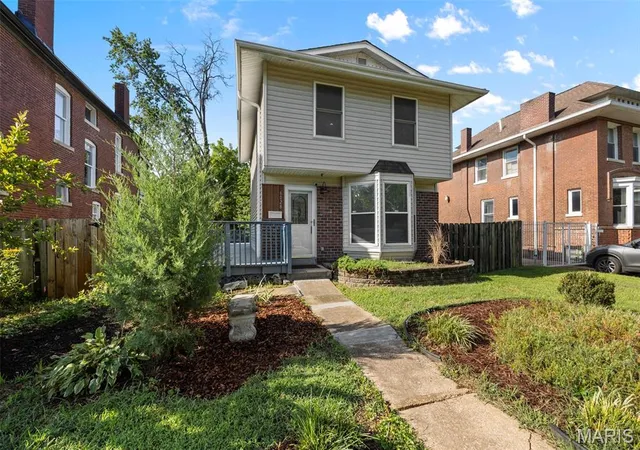 Photo 2 of Sale Pending at 6028 Clemens Ave, Saint Louis, MO 63112 | MLS# MIS26051889 | Listing updated on 2026-08-21