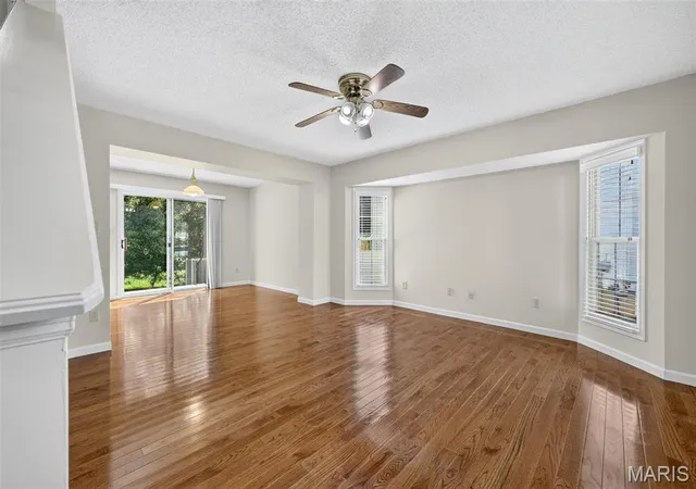 Photo 2 of Sale Pending at 48 Deer Grove Dr, St Peters, MO 63376 | MLS# MIS26051893 | Listing updated on 2026-09-02