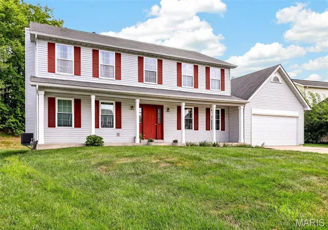 Photo 2 of Sale Pending at 2714 Red Cedar Parc Dr S, O Fallon, MO 63368 | MLS# MIS26051906 | Listing updated on 2026-08-24