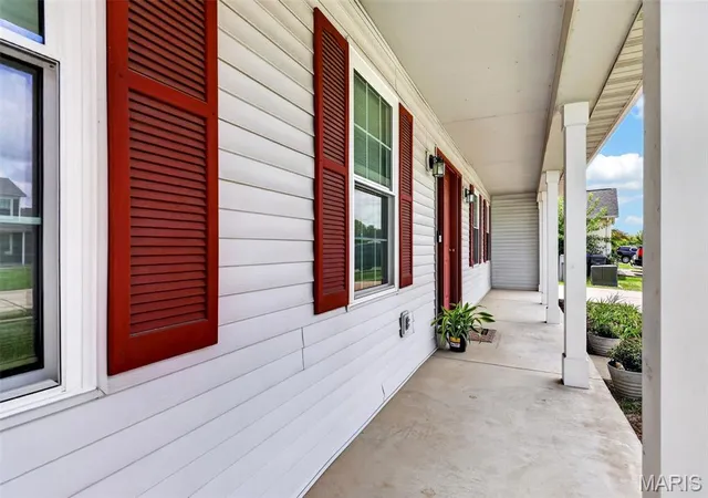 Photo 3 of Sale Pending at 2714 Red Cedar Parc Dr S, O Fallon, MO 63368 | MLS# MIS26051906 | Listing updated on 2026-08-24